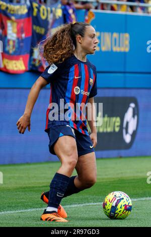 BARCELONA – APR 30: Emma Ramirez in Aktion während des Spiels der Primera Division Femenina zwischen dem FC Barcelona und Sporting de Huelva im Johan Cruyff Stockfoto