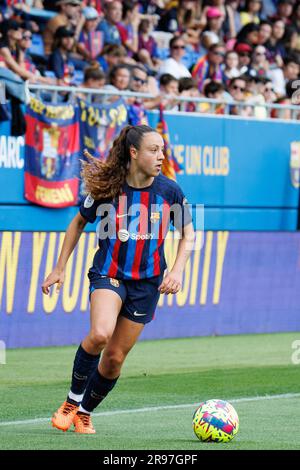 BARCELONA – APR 30: Emma Ramirez in Aktion während des Spiels der Primera Division Femenina zwischen dem FC Barcelona und Sporting de Huelva im Johan Cruyff Stockfoto