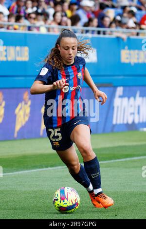 BARCELONA – APR 30: Emma Ramirez in Aktion während des Spiels der Primera Division Femenina zwischen dem FC Barcelona und Sporting de Huelva im Johan Cruyff Stockfoto