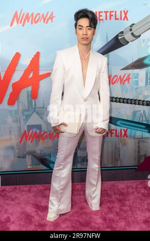 24. Juni 2023, New York, New York, USA: Eugene Lee Yang nimmt an einer speziellen Vorführung von Netflix's Nimona in New York auf dem AMC Lincoln Square Teil (Kreditbild: © Lev Radin/Pacific Press via ZUMA Press Wire) – NUR REDAKTIONELLE VERWENDUNG! Nicht für den kommerziellen GEBRAUCH! Stockfoto