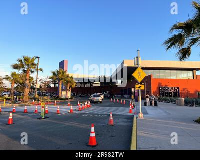 San Diego, CA 6-15-2023 Außenansicht Des Cross Border Xpress (CBX), Die ...