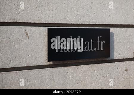 annecy , Frankreich - 06 16 2023 : Habitat Logo Marke und Textzeichen Shop Schild Möbel Heim Geschäft Geschäft in Frankreich Stockfoto