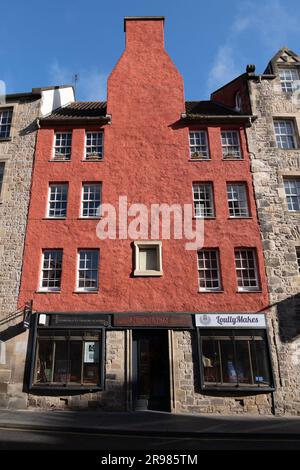 Gordon Nicolson Kiltmakers Store Building in Canongate, Royal Mile, Stadt Edinburgh, Schottland, Großbritannien. Mit handgemachten, authentischen schottischen Handwerkern aufbewahren Stockfoto