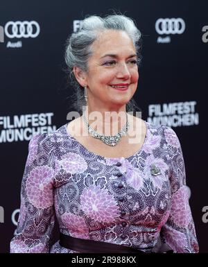 München, Deutschland. 23. Juni 2023. Irina Wanka, Schauspielerin, kommt zur Eröffnung des Münchner Filmfestivals im Gasteig HP8 an. Das Filmfestival wird dieses Jahr mit dem Film „die persische Version“ eröffnet und zeigt bis 01.07.2023 Filme aus der ganzen Welt. Kredit: Sven Hoppe/dpa/Alamy Live News Stockfoto