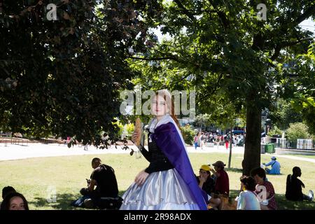 Paris, Frankreich. 24. Juni 2023. Alljährlicher Schwulenstolz „ Marche des Fiertés“ in Paris, Frankreich, am 24. Juni 2023. Foto: Pierrick Villette/ABACAPRESS.COM Kredit: Abaca Press/Alamy Live News Stockfoto