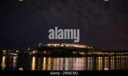 Petrovaradin Festung in Novi Sad, Serbien bei Nacht Stockfoto