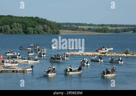 Forellenangler, die an der Bob Church Classic Rutland Water teilnahmen, reisten Forellenangler aus ganz Europa, um den Bob Church Klassiker im Rutland Water zu fischen. Foto aufgenommen am 25. Juni 2023 Credit Tim Scrivener/Alamy Live News Stockfoto