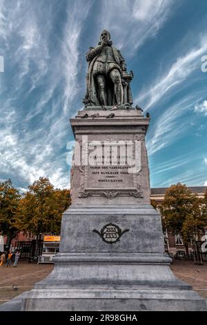 Den Haag, Niederlande - 7. Oktober 2021: Statue von Willem I., Willem Frederik, Prinz von Orange-Nassau war ein Prinz von Orange und der erste König Stockfoto