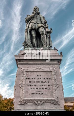 Den Haag, Niederlande - 7. Oktober 2021: Statue von Willem I., Willem Frederik, Prinz von Orange-Nassau war ein Prinz von Orange und der erste König Stockfoto