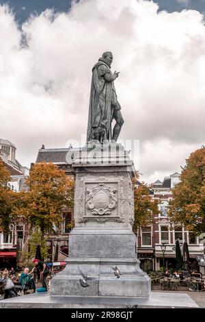 Den Haag, Niederlande - 7. Oktober 2021: Statue von Willem I., Willem Frederik, Prinz von Orange-Nassau war ein Prinz von Orange und der erste König Stockfoto