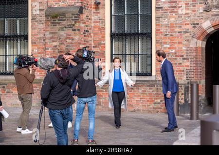 Den Haag, Niederlande - 7. Oktober 2021: Historisches niederländisches parlamentsgebäude, Binnenhof in Den Haag (Den Haag), Niederlande. Stockfoto