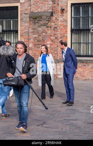 Den Haag, Niederlande - 7. Oktober 2021: Historisches niederländisches parlamentsgebäude, Binnenhof in Den Haag (Den Haag), Niederlande. Stockfoto