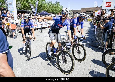 Izegem, Belgien. 25. Juni 2023. Der belgische Jonas Rickaert von Alpecin-Deceuninck wurde zu Beginn des Männerelitenrennen der belgischen Radmeisterschaft, 230 km, 7 km, in Izegem, am Sonntag, den 25. Juni 2023, fotografiert. BELGA FOTO TOM GOYVAERTS Kredit: Belga News Agency/Alamy Live News Stockfoto