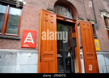 Rotterdam, Niederlande - 6. Oktober 2021: Eingang des Arminius Depatpodium, einer Konferenzhalle im Museumpark, Rotterdam. Rotterdam ist der zweite La Stockfoto