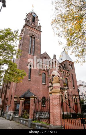 Die Arminius- oder Remonstrant-Kirche in Rotterdam. Erbaut zwischen 1895 und 1897. Monumentales Gebäude, neo-romanische Architektur. Auch bekannt als De Stockfoto