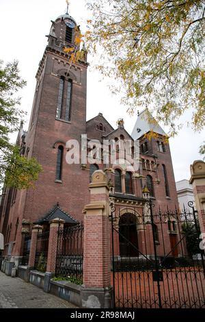 Die Arminius- oder Remonstrant-Kirche in Rotterdam. Erbaut zwischen 1895 und 1897. Monumentales Gebäude, neo-romanische Architektur. Auch bekannt als De Stockfoto