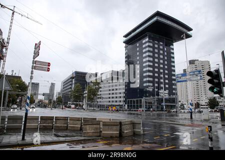 Rotterdam, Niederlande - 6. Oktober 2021: Das Scheepvaartkwartier oder Nieuwe Werk ist ein Viertel in Rotterdam am Ufer der Nieuwe Maa Stockfoto