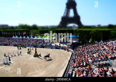 Paris, Frankreich. 24. Juni 2023. Allgemeiner Überblick während des Longines Paris Eiffel Jumping 2023, Longines Global Champions Tour, Reitveranstaltung am 24. Juni 2023 im Champ de Mars in Paris, Frankreich - Foto Christophe Bricot/DPPI Credit: DPPI Media/Alamy Live News Stockfoto