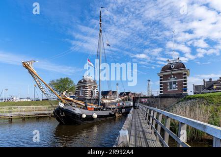 Historisches Lemstersluis, ein Fallschloss in Lemmer, Niederlande Stockfoto