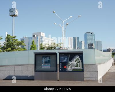 TOKIO, JAPAN - 16. Juni 2023: Karte auf einer Halle im Yoyogi-Nationalstadion, einem Olympiastadion in den Jahren 1964 und 2021. Stockfoto