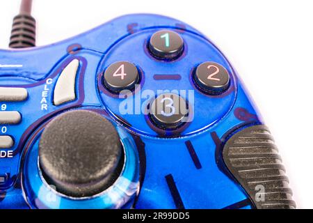 Der isolierte blaue Joystick für Controller und Videospiel auf weißem Hintergrund Stockfoto