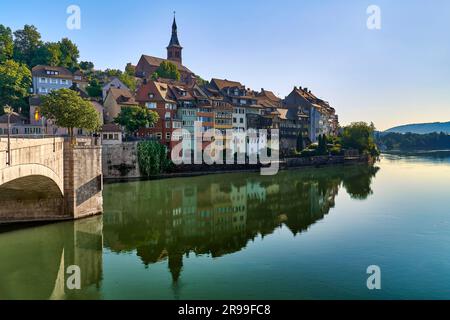 Blick von Laufenburg (Aargau/Schweiz) nach Laufenburg (Baden) Deutschland Stockfoto