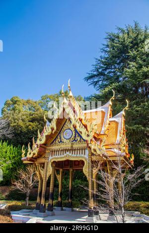 Tokio, Japan, 11. März 2023: Dieser thailändische Pavillon (Sala Thai) im Zoo von Ueno ist ein Geschenk der königlichen thailändischen Regierung anlässlich des 120. Jahrestags Stockfoto