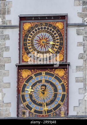 Große dekorative farbenfrohe astronomische Uhr in Gorlitz Deutschland Stockfoto