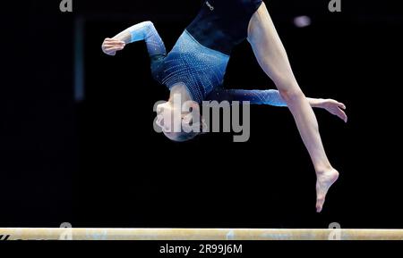 ROTTERDAM - Naomi Visser im Apparat-Finale bei den Nationalen Turnmeisterschaften in Ahoy. ANP IRIS VAN DEN BROEK niederlande raus - belgien raus Stockfoto