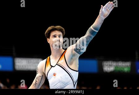 ROTTERDAM - Casimir Schmidt während des Gewölbeapparat-Finales bei der NK-Gymnastik in Ahoy. ANP IRIS VAN DEN BROEK niederlande raus - belgien raus Stockfoto