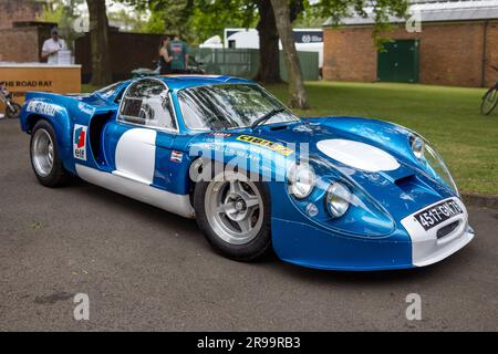 1968 Alpine Renault A220, ausgestellt im Bicester Flywheel, das am 17. Juni 2023 im Bicester Heritage Centre stattfindet. Stockfoto