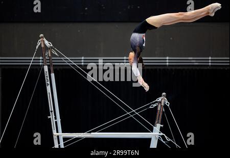 ROTTERDAM - Naomi Visser während der apparativen Endbrücke der NK-Gymnastik in Ahoy. ANP IRIS VAN DEN BROEK niederlande raus - belgien raus Stockfoto