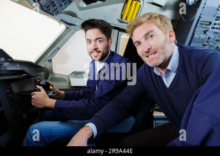 Porträt der jungen Frau Hubschrauberpilot hautnah Stockfoto