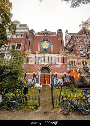 Amsterdam, Niederlande - 12. Oktober 2021: Außenansicht der Vondelstraat 39 Freemasonry Lodge in Amsterdam, NL Stockfoto