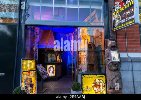 Amsterdam, Niederlande - 12. Oktober 2021: Eintritt zum Foltermuseum in Amsterdam, NL. Stockfoto