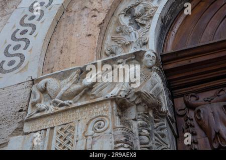 Eingang von Bevagne in Umbrien, Italien Stockfoto