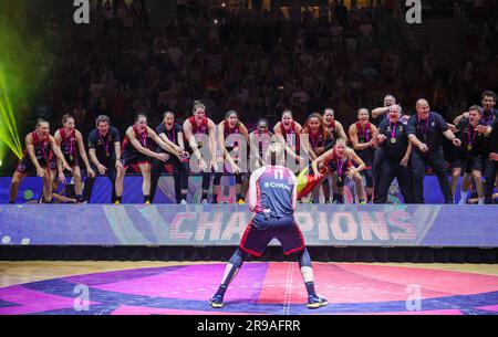 Ljubljana, Slowenien. 25. Juni 2023. Belgische Cats-Spieler feiern das Finale des Basketballspiels zwischen der belgischen Nationalmannschaft "die belgischen Katzen" und Spanien am Sonntag, den 25. Juni 2023 in Ljubljana, Slowenien, bei der FIBA Women EuroBasket 2023 Europameisterschaft in Israel und Slowenien. Es ist das erste Finale überhaupt für Belgien. BELGA PHOTO VIRGINIE LEFOUR Kredit: Belga News Agency/Alamy Live News Stockfoto