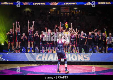 Ljubljana, Slowenien. 25. Juni 2023. Belgische Cats-Spieler feiern das Finale des Basketballspiels zwischen der belgischen Nationalmannschaft "die belgischen Katzen" und Spanien am Sonntag, den 25. Juni 2023 in Ljubljana, Slowenien, bei der FIBA Women EuroBasket 2023 Europameisterschaft in Israel und Slowenien. Es ist das erste Finale überhaupt für Belgien. BELGA PHOTO VIRGINIE LEFOUR Kredit: Belga News Agency/Alamy Live News Stockfoto