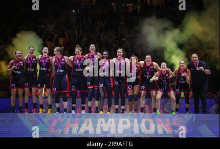 Ljubljana, Slowenien. 25. Juni 2023. Belgische Cats-Spieler feiern das Finale des Basketballspiels zwischen der belgischen Nationalmannschaft "die belgischen Katzen" und Spanien am Sonntag, den 25. Juni 2023 in Ljubljana, Slowenien, bei der FIBA Women EuroBasket 2023 Europameisterschaft in Israel und Slowenien. Es ist das erste Finale überhaupt für Belgien. BELGA PHOTO VIRGINIE LEFOUR Kredit: Belga News Agency/Alamy Live News Stockfoto
