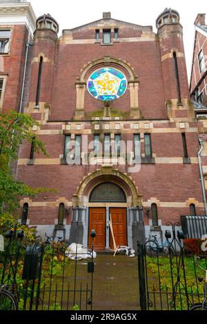 Amsterdam, Niederlande - 12. Oktober 2021: Außenansicht der Vondelstraat 39 Freemasonry Lodge in Amsterdam, NL Stockfoto