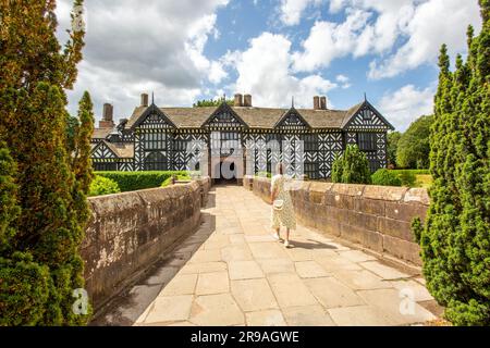 Speke Hall ein holzgerahmtes Herrenhaus in Speke Liverpool, das dem National Trust gehört und unter Denkmalschutz steht Stockfoto