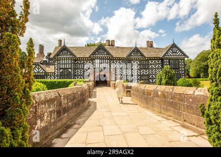 Speke Hall ein holzgerahmtes Herrenhaus in Speke Liverpool, das dem National Trust gehört und unter Denkmalschutz steht Stockfoto