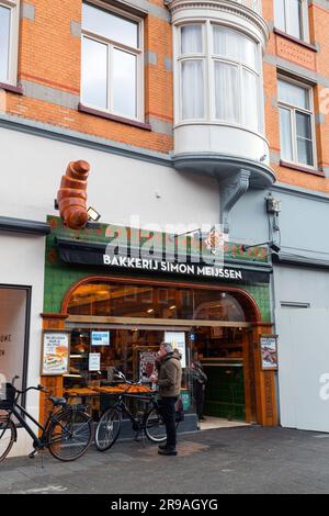 Amsterdam, NL - Okt. 12 2021: Ladenfront der Simon Meijssen Bäckerei in Amsterdam, Niederlande. Stockfoto