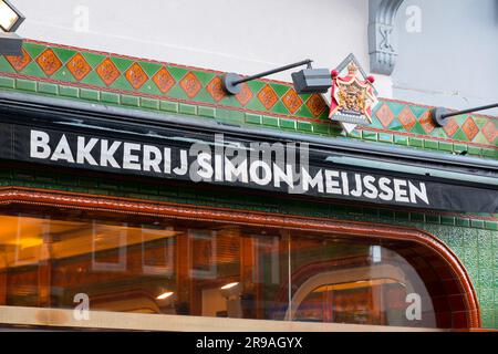 Amsterdam, NL - Okt. 12 2021: Ladenfront der Simon Meijssen Bäckerei in Amsterdam, Niederlande. Stockfoto