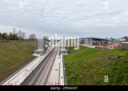 Winslow, Buckinghamshire, England (Ostwestlinie) Station wird am 2023. April auf der neuen Ostwestlinie gebaut Stockfoto