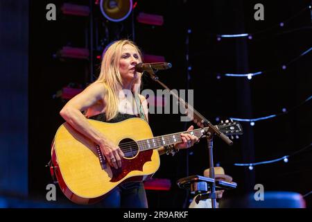 Milwaukee, USA. 24. Juni 2023. Sheryl Crow beim Summerfest Music Festival am 24. Juni 2023 in Milwaukee, Wisconsin (Foto: Daniel DeSlover/Sipa USA). Guthaben: SIPA USA/Alamy Live News Stockfoto