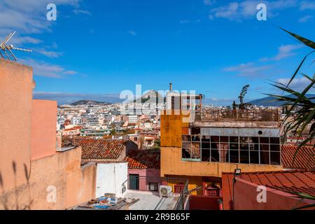 Athen, Griechenland - 25. November 2021: Athen, die griechische Hauptstadt, aus der Vogelperspektive. Stockfoto