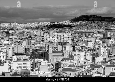 Athen, Griechenland - 25. November 2021: Athen, die griechische Hauptstadt, aus der Vogelperspektive. Stockfoto