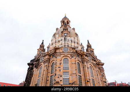 Frauenkirche am Neumarkt, Dresdner Altstadt, Sachsen, Deutschland. Die barocke Struktur verfügt über eine der größten Kuppeln in Europa. Stockfoto