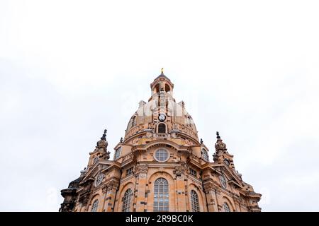 Frauenkirche am Neumarkt, Dresdner Altstadt, Sachsen, Deutschland. Die barocke Struktur verfügt über eine der größten Kuppeln in Europa. Stockfoto